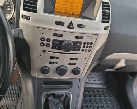 Черный Опель Зафира, объемом двигателя 1.8 л и пробегом 250 тыс. км за 5400 $, фото 4 на Automoto.ua