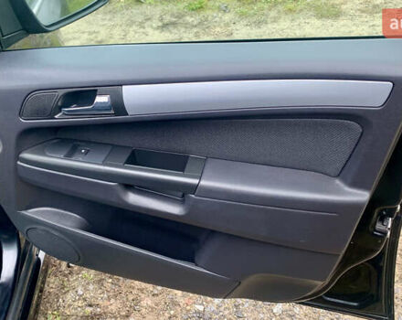 Черный Опель Зафира, объемом двигателя 1.8 л и пробегом 179 тыс. км за 6750 $, фото 26 на Automoto.ua