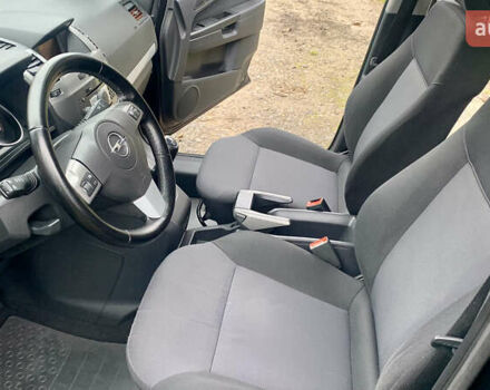 Черный Опель Зафира, объемом двигателя 1.8 л и пробегом 179 тыс. км за 6750 $, фото 18 на Automoto.ua