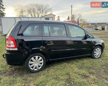 Черный Опель Зафира, объемом двигателя 2.2 л и пробегом 209 тыс. км за 4900 $, фото 8 на Automoto.ua