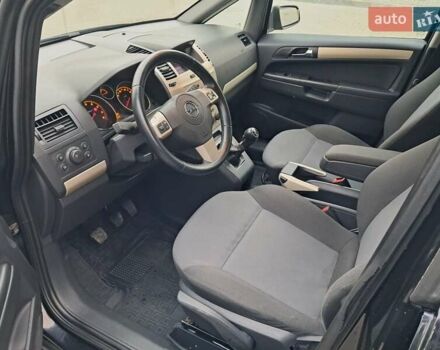 Черный Опель Зафира, объемом двигателя 1.8 л и пробегом 252 тыс. км за 5650 $, фото 57 на Automoto.ua