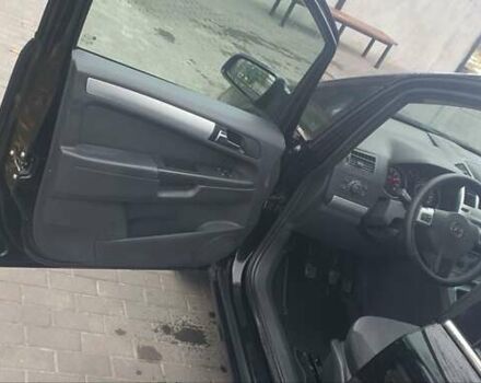 Черный Опель Зафира, объемом двигателя 1.6 л и пробегом 260 тыс. км за 6200 $, фото 9 на Automoto.ua