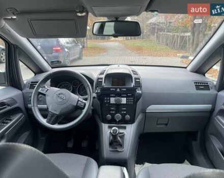 Черный Опель Зафира, объемом двигателя 1.6 л и пробегом 205 тыс. км за 6900 $, фото 18 на Automoto.ua