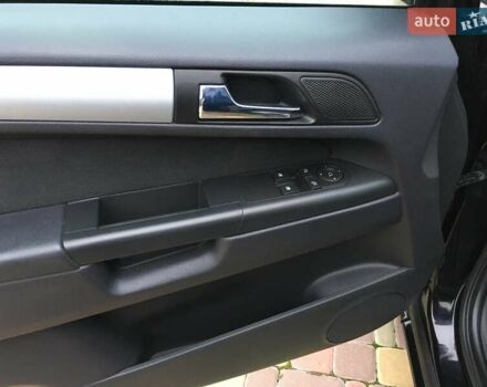 Черный Опель Зафира, объемом двигателя 1.6 л и пробегом 121 тыс. км за 6999 $, фото 23 на Automoto.ua