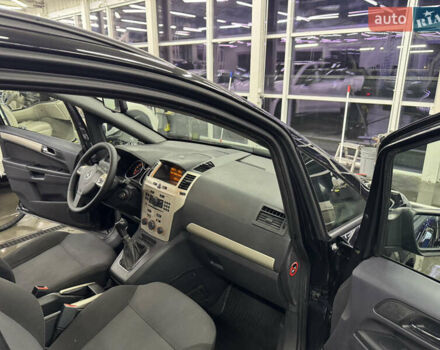 Чорний Опель Зафіра, об'ємом двигуна 1.8 л та пробігом 216 тис. км за 5500 $, фото 19 на Automoto.ua