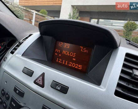 Черный Опель Зафира, объемом двигателя 1.8 л и пробегом 256 тыс. км за 6250 $, фото 43 на Automoto.ua