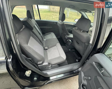 Черный Опель Зафира, объемом двигателя 1.6 л и пробегом 198 тыс. км за 6300 $, фото 27 на Automoto.ua