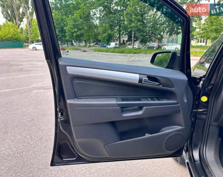 Черный Опель Зафира, объемом двигателя 1.6 л и пробегом 279 тыс. км за 6500 $, фото 37 на Automoto.ua