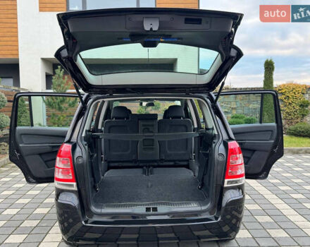 Черный Опель Зафира, объемом двигателя 1.8 л и пробегом 256 тыс. км за 6250 $, фото 61 на Automoto.ua