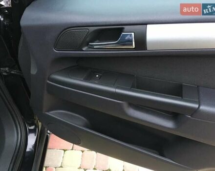 Черный Опель Зафира, объемом двигателя 1.6 л и пробегом 121 тыс. км за 6999 $, фото 42 на Automoto.ua