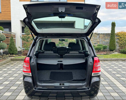 Черный Опель Зафира, объемом двигателя 1.8 л и пробегом 256 тыс. км за 6250 $, фото 55 на Automoto.ua