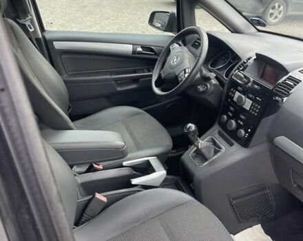 Черный Опель Зафира, объемом двигателя 1.6 л и пробегом 205 тыс. км за 6900 $, фото 16 на Automoto.ua