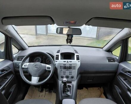 Черный Опель Зафира, объемом двигателя 1.6 л и пробегом 172 тыс. км за 6100 $, фото 7 на Automoto.ua