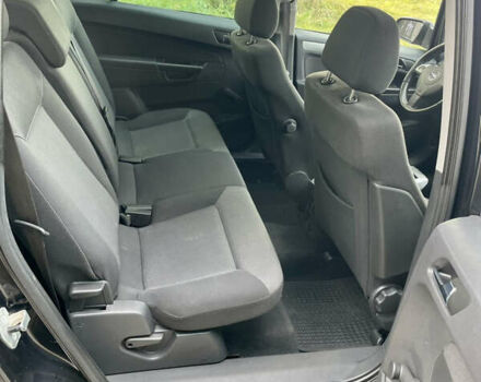 Черный Опель Зафира, объемом двигателя 1.6 л и пробегом 206 тыс. км за 6700 $, фото 10 на Automoto.ua