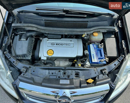 Черный Опель Зафира, объемом двигателя 1.6 л и пробегом 279 тыс. км за 6500 $, фото 71 на Automoto.ua