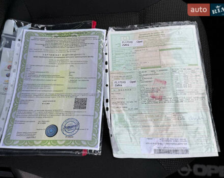 Черный Опель Зафира, объемом двигателя 1.8 л и пробегом 256 тыс. км за 6250 $, фото 73 на Automoto.ua