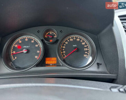 Черный Опель Зафира, объемом двигателя 1.8 л и пробегом 256 тыс. км за 6250 $, фото 65 на Automoto.ua