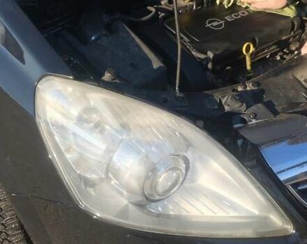 Черный Опель Зафира, объемом двигателя 1.6 л и пробегом 220 тыс. км за 7200 $, фото 5 на Automoto.ua