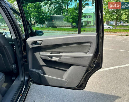 Черный Опель Зафира, объемом двигателя 1.6 л и пробегом 279 тыс. км за 6500 $, фото 61 на Automoto.ua