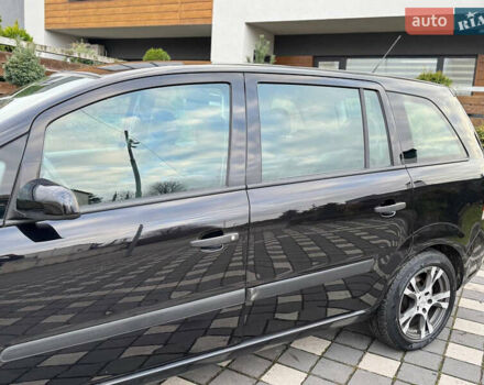 Черный Опель Зафира, объемом двигателя 1.8 л и пробегом 256 тыс. км за 6250 $, фото 12 на Automoto.ua