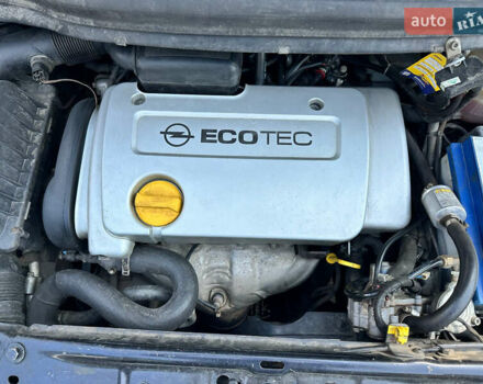 Черный Опель Зафира, объемом двигателя 1.6 л и пробегом 279 тыс. км за 6500 $, фото 72 на Automoto.ua