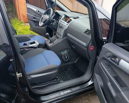 Черный Опель Зафира, объемом двигателя 1.69 л и пробегом 263 тыс. км за 6500 $, фото 7 на Automoto.ua