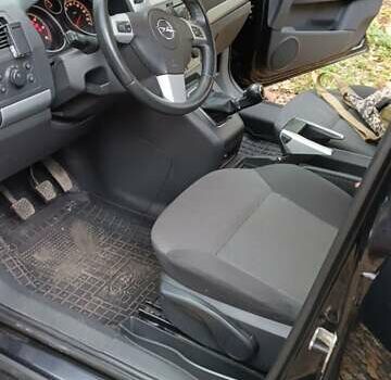 Черный Опель Зафира, объемом двигателя 1.69 л и пробегом 290 тыс. км за 6499 $, фото 26 на Automoto.ua