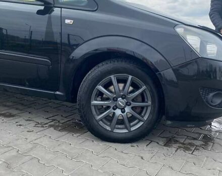 Черный Опель Зафира, объемом двигателя 1.8 л и пробегом 233 тыс. км за 5950 $, фото 1 на Automoto.ua