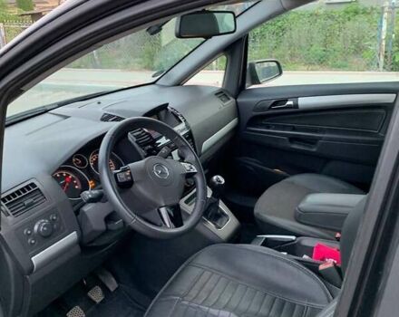 Черный Опель Зафира, объемом двигателя 1.8 л и пробегом 198 тыс. км за 6900 $, фото 18 на Automoto.ua