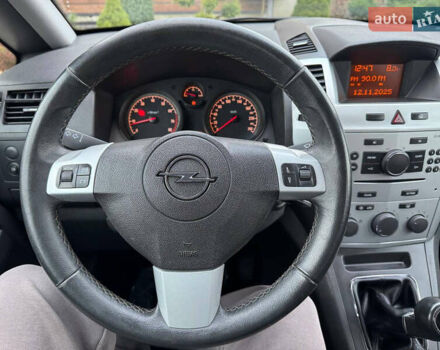 Черный Опель Зафира, объемом двигателя 1.8 л и пробегом 256 тыс. км за 6250 $, фото 68 на Automoto.ua