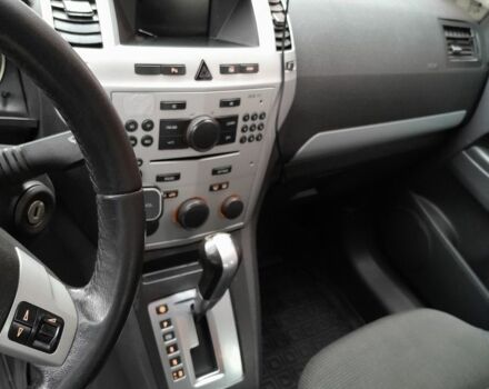 Черный Опель Зафира, объемом двигателя 1.9 л и пробегом 395 тыс. км за 6519 $, фото 6 на Automoto.ua