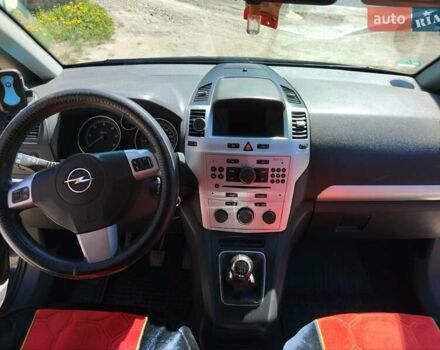 Чорний Опель Зафіра, об'ємом двигуна 1.7 л та пробігом 247 тис. км за 6400 $, фото 3 на Automoto.ua
