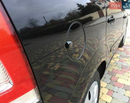 Черный Опель Зафира, объемом двигателя 1.6 л и пробегом 121 тыс. км за 6999 $, фото 12 на Automoto.ua