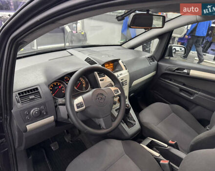 Чорний Опель Зафіра, об'ємом двигуна 1.8 л та пробігом 216 тис. км за 5500 $, фото 12 на Automoto.ua