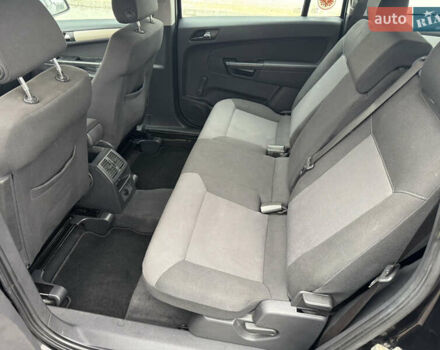 Черный Опель Зафира, объемом двигателя 1.6 л и пробегом 198 тыс. км за 6300 $, фото 18 на Automoto.ua