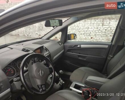 Черный Опель Зафира, объемом двигателя 1.8 л и пробегом 242 тыс. км за 7300 $, фото 6 на Automoto.ua