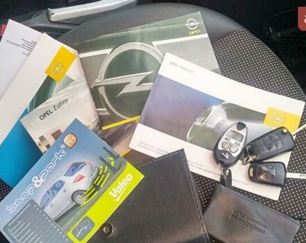 Чорний Опель Зафіра, об'ємом двигуна 1.8 л та пробігом 196 тис. км за 7800 $, фото 6 на Automoto.ua