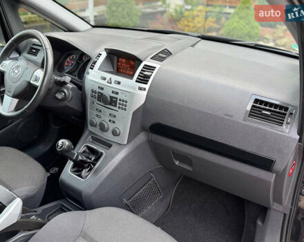 Черный Опель Зафира, объемом двигателя 1.8 л и пробегом 256 тыс. км за 6250 $, фото 39 на Automoto.ua