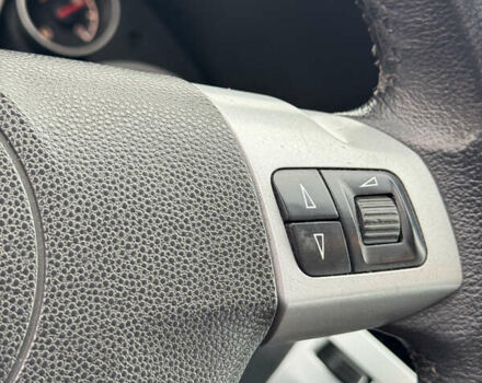 Черный Опель Зафира, объемом двигателя 1.7 л и пробегом 197 тыс. км за 6500 $, фото 36 на Automoto.ua