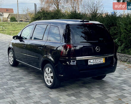 Черный Опель Зафира, объемом двигателя 1.6 л и пробегом 206 тыс. км за 6700 $, фото 3 на Automoto.ua