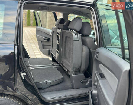 Черный Опель Зафира, объемом двигателя 1.8 л и пробегом 256 тыс. км за 6250 $, фото 60 на Automoto.ua