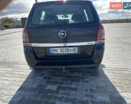 Чорний Опель Зафіра, об'ємом двигуна 1.7 л та пробігом 289 тис. км за 5700 $, фото 5 на Automoto.ua
