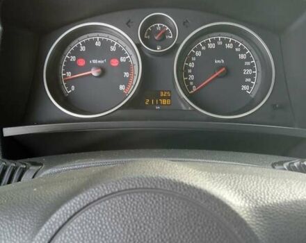 Черный Опель Зафира, объемом двигателя 1.6 л и пробегом 211 тыс. км за 8000 $, фото 5 на Automoto.ua