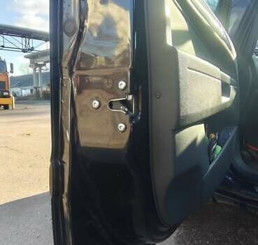 Черный Опель Зафира, объемом двигателя 1.6 л и пробегом 220 тыс. км за 7200 $, фото 37 на Automoto.ua