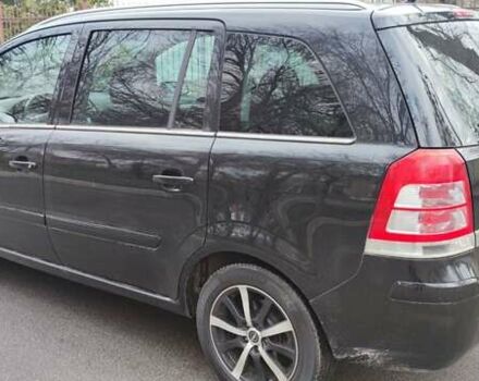 Черный Опель Зафира, объемом двигателя 1.8 л и пробегом 226 тыс. км за 7100 $, фото 4 на Automoto.ua