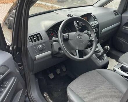 Черный Опель Зафира, объемом двигателя 1.6 л и пробегом 205 тыс. км за 6900 $, фото 17 на Automoto.ua