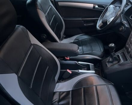 Чорний Опель Зафіра, об'ємом двигуна 1.6 л та пробігом 212 тис. км за 5700 $, фото 5 на Automoto.ua