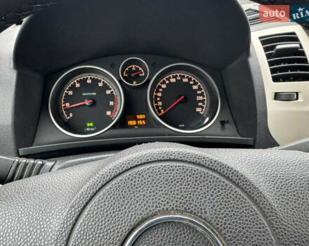 Черный Опель Зафира, объемом двигателя 1.6 л и пробегом 198 тыс. км за 6300 $, фото 7 на Automoto.ua