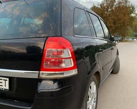 Черный Опель Зафира, объемом двигателя 1.8 л и пробегом 198 тыс. км за 6900 $, фото 19 на Automoto.ua