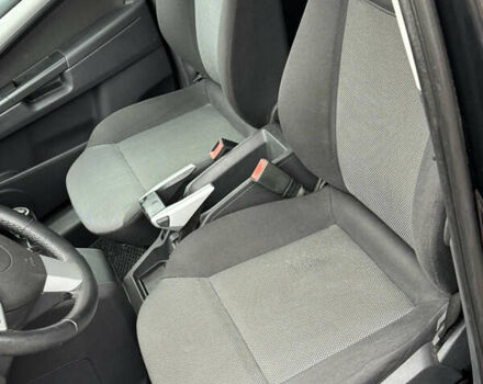 Черный Опель Зафира, объемом двигателя 1.9 л и пробегом 266 тыс. км за 5999 $, фото 11 на Automoto.ua